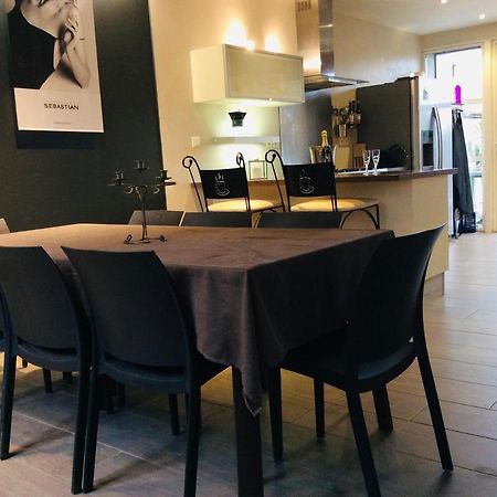 Maison Auguste Meyzieu Eksteriør bilde